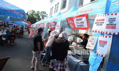 Festival Baso Juara 2018 - Bakso Tulang Rangu vendor stalls with blue tents and dining customers